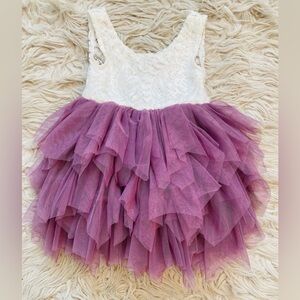 Adorable fancy dress great for a photo shoot!! Size 6/12M.